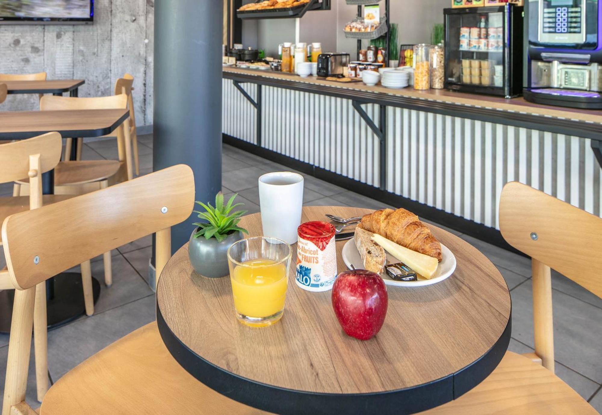 B&B Hotel Lyon Aeroport סן-קוונטין-פלאוויה מראה חיצוני תמונה