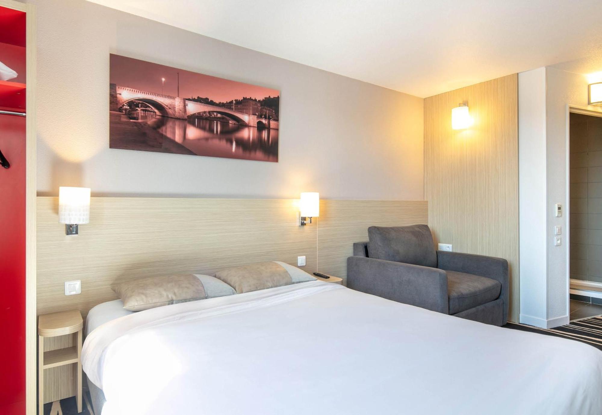 B&B Hotel Lyon Aeroport סן-קוונטין-פלאוויה מראה חיצוני תמונה